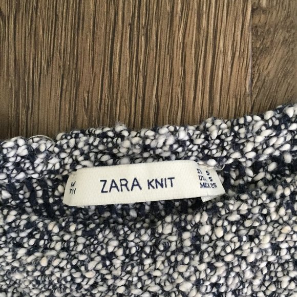 Zara Knit Sweater with Wide Sleeves - Picture 5 of 9